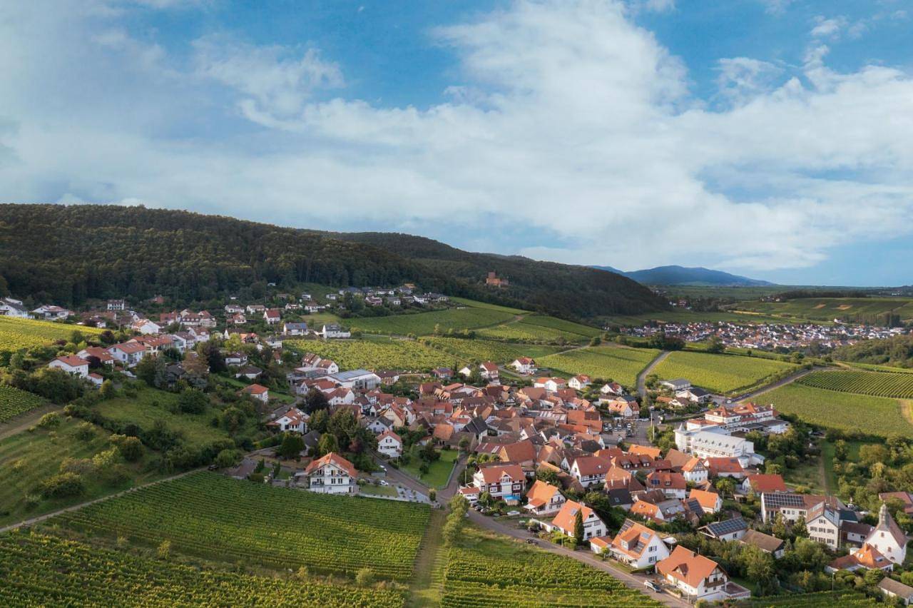 Ganze Wohnung, Three-Bedroom Apartment in Gleiszellen-Gleishorbach, Südliche Weinstraße