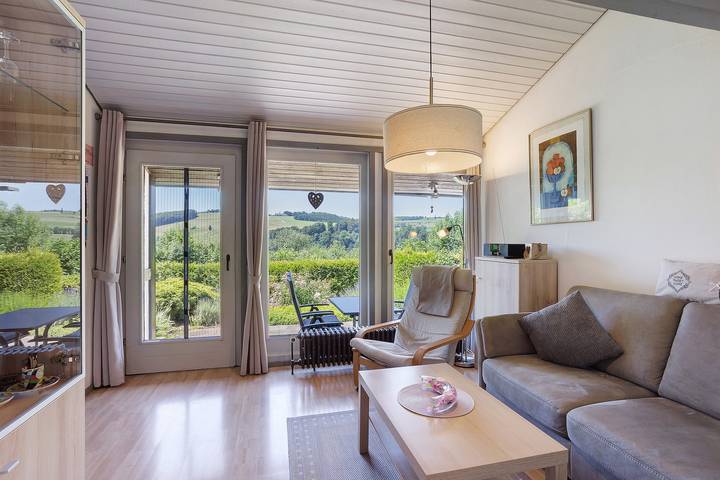Ferienhaus Hennesee mit Bergblick, privater Terrasse und Wlan in Meschede, Hochsauerlandkreis