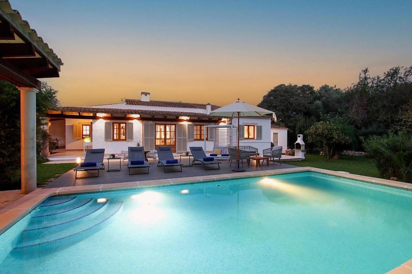 Casa de vacaciones "Alegre" con vistas a la montaña, piscina, jardín y Wi-Fi in Pollensa Ciudad, Pollença