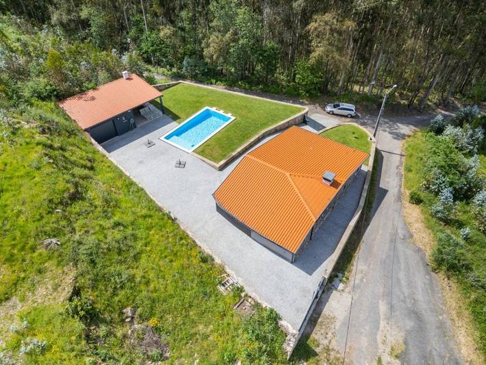 Location de vacances pour 7 personnes, avec piscine ainsi que jardin et vue dans Vila Verde - 3