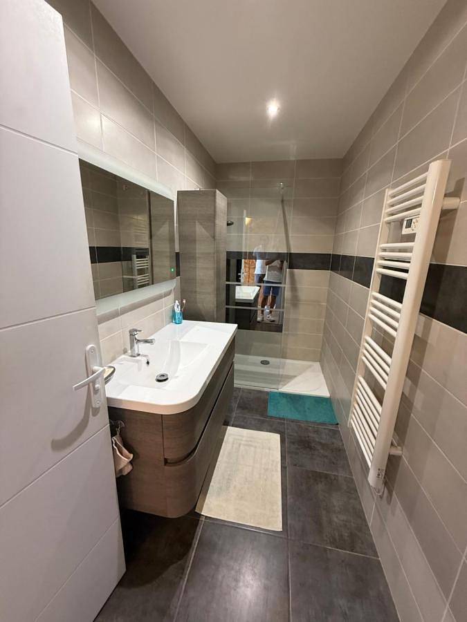 Chambre d’hôte pour 2 personnes, avec balcon et vue à Sainte-Maxime