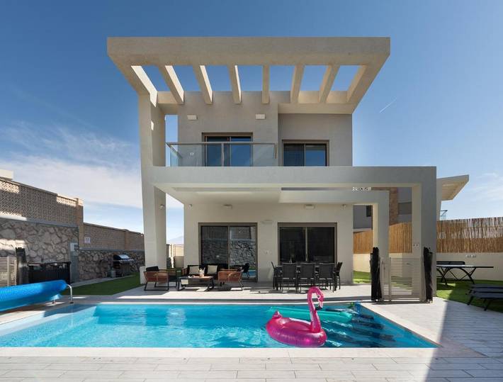 Chalet para 16 personas, con balcón además de piscina y vistas - 1