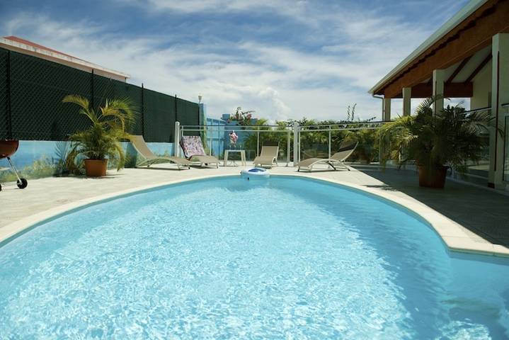 Villa pour 6 personnes, avec terrasse et piscine - 1