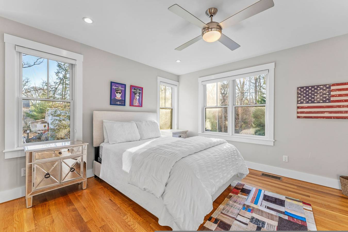 Modern Family Home Walkable to Town in Vineyard Haven, Tisbury