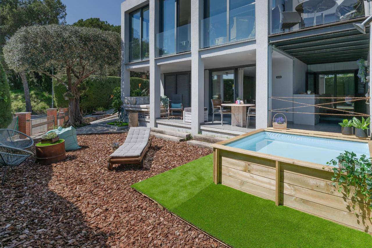 Entire apartment, Apartment with Garden View in Girona, Gironès