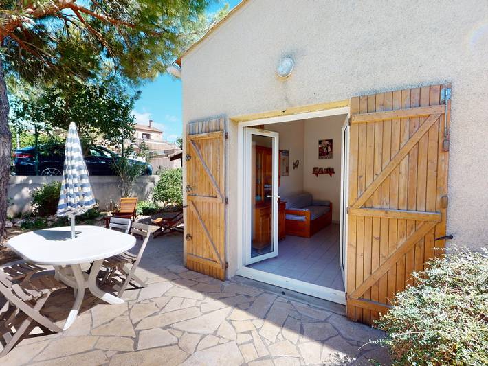 Villa pour 6 personnes, avec piscine et jardin - 1