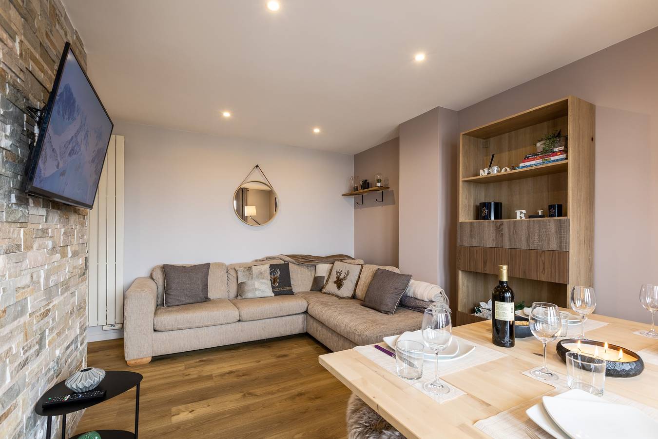Ganze Wohnung, Orpin - superbe appartement rénové 2 personnes avec grande terrasse plein sud, belle vue in Font-Romeu-Odeillo-Via, Parc naturel régional des Pyrénées catalanes