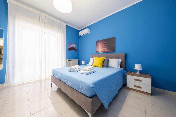 Room 'Stromboli' with Sea View, Wi-Fi and Air Conditioning in Pace del Mela, Messina Province