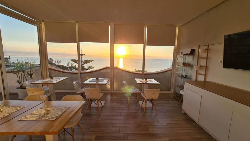 Chambre d’hôte pour 3 personnes, avec Balcon et Terrasse ainsi que Jardin et Vue à Avola