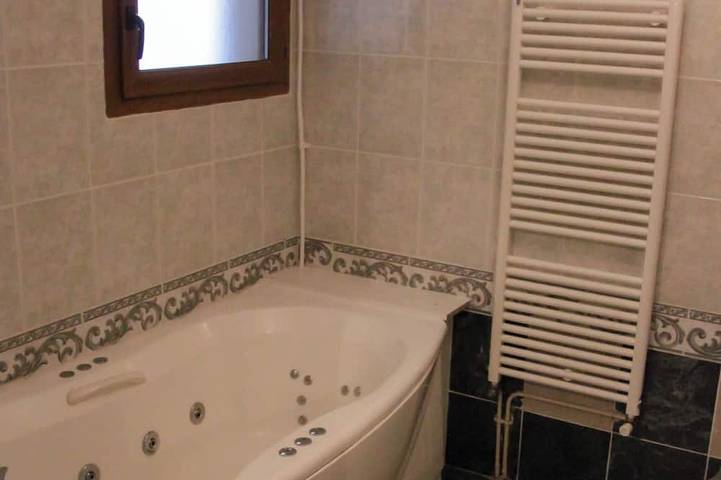 Chalet pour 36 personnes, avec balcon et jacuzzi à Chamrousse - 4