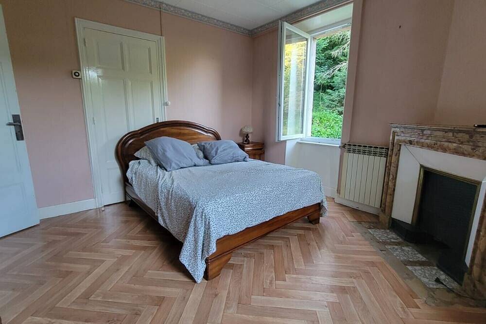 Maison de vacances « Mas Le Manoulier, 14 places » avec vue montagne, piscine privée et terrasse in Saint-Sauveur-de-Montagut, Parc naturel régional des Monts d'Ardèche