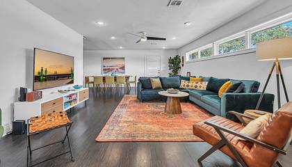 Vacation Rental for 14 Guests in Waco, McLennan County, Picture 1