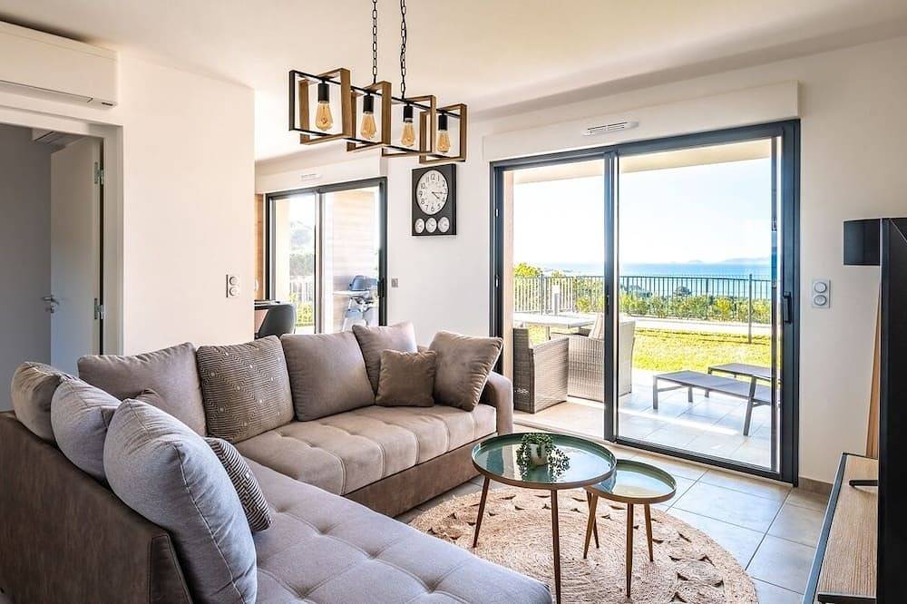 Ganze Wohnung, Air-conditioned T3 Apartment with garden, sea and mountain views, beach 200m away in Pietrosella, Ajaccio und Umgebung