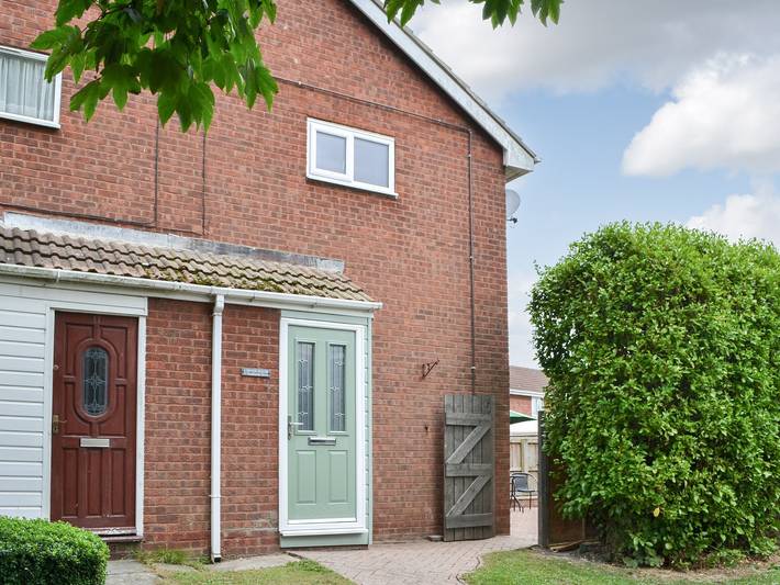 Log cabin for 2 people, with garden, with pets in Bridlington