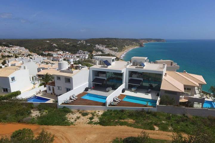Ferienhaus für 8 Personen, mit Balkon und Garten in Salema