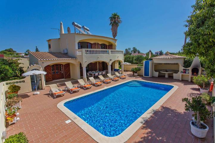 Villa for 10 people, with garden - 1