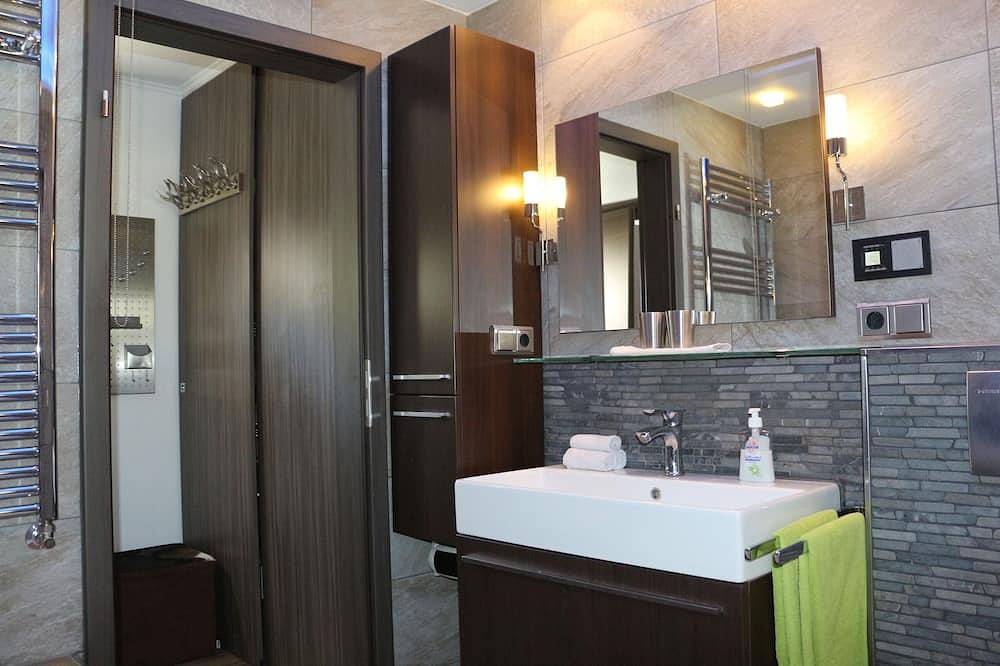 Maisonette Deluxe by fewo-amperland.de in Olching, Oberbayern