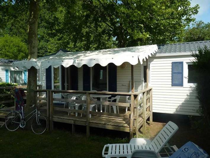 Mobil home pour 6 personnes, avec piscine ainsi que bassin pour enfant et terrasse à Surgères - 4