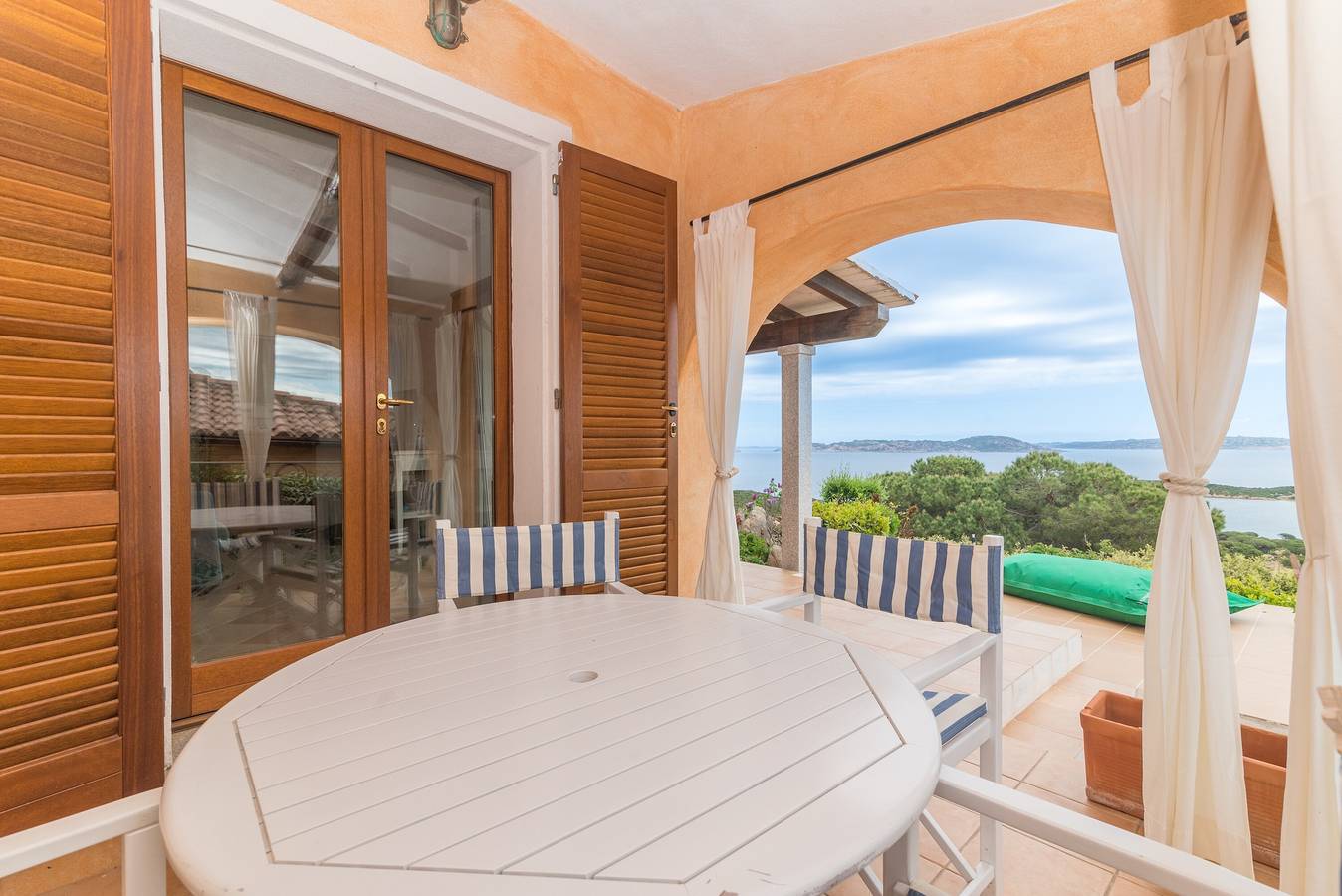 Villa "Bella" con vista mare, 2 terrazze e aria condizionata in Conca Verde, Santa Teresa Gallura