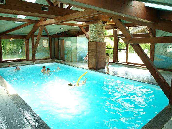 Gîte pour 8 personnes, avec piscine ainsi que jardin et terrasse, animaux acceptés à Les Houches - 4