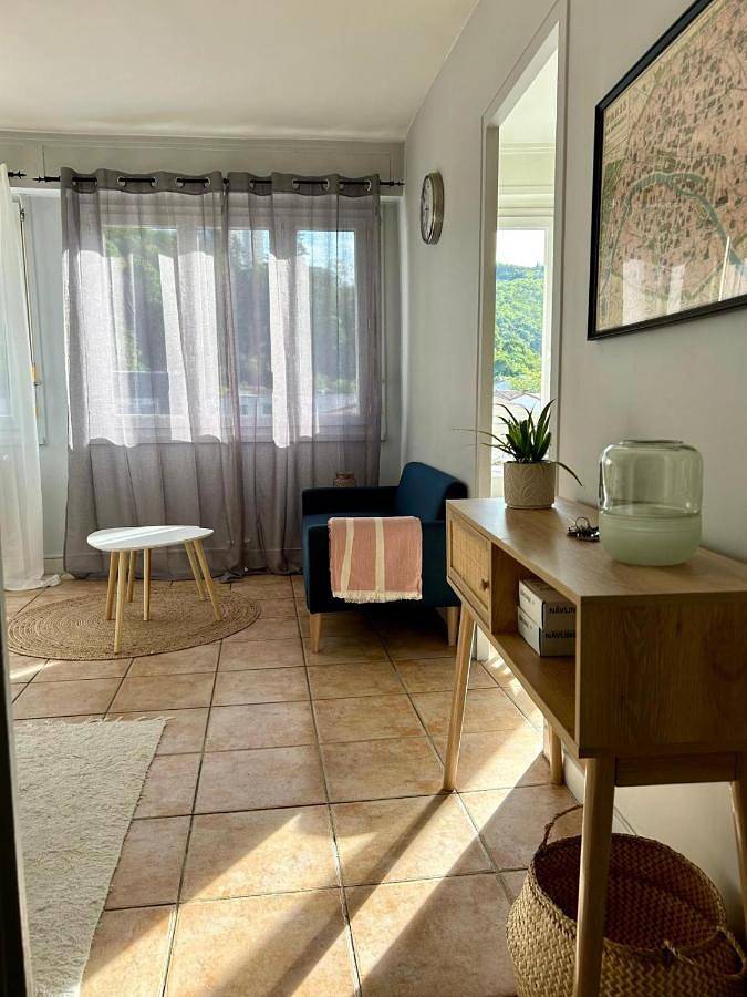 Appartement entier, One-Bedroom Apartment in Royat, Parc naturel régional des Volcans d'Auvergne