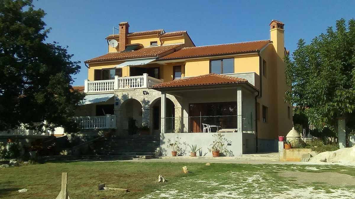Ganzes Studio, Studio mit Balkon und Klimaanlage  in Medulin Stadt, Medulin