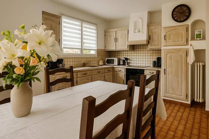 Location de vacances pour 8 personnes, avec vue et jardin, animaux acceptés à Pocé-sur-Cisse - 2