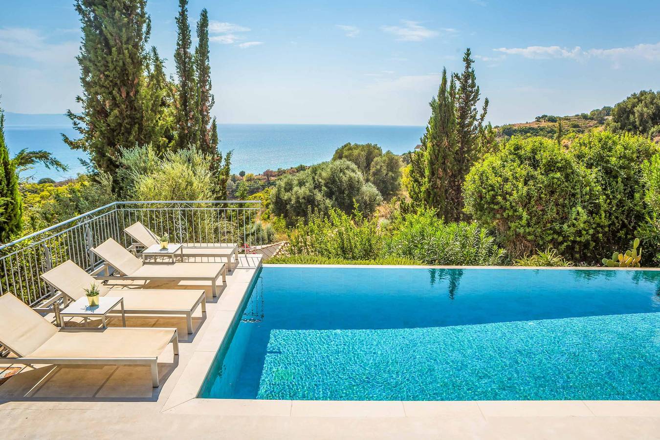Villa für 8 Personen mit Balkon in Skala, Kefalonia