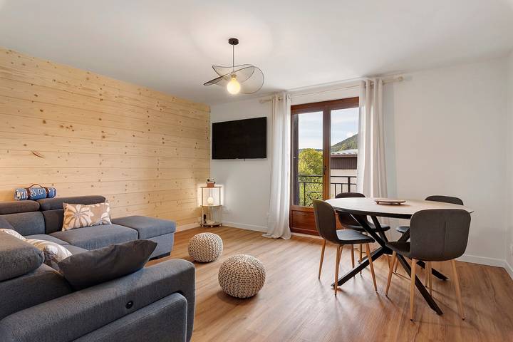 Apartamento entero, Apartamento 'Le Belle Vue': vistas a la montaña, jardín compartido y Wi-Fi in Villard-de-Lans, Parc naturel régional du Vercors