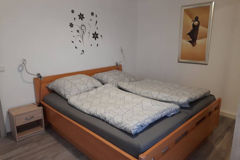 Ganze Wohnung, Newly furnished apartment with terrace and own entrance. in Olpe, Biggesee