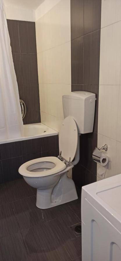 Gîte pour 3 personnes, avec terrasse et jardin à Arta - 2