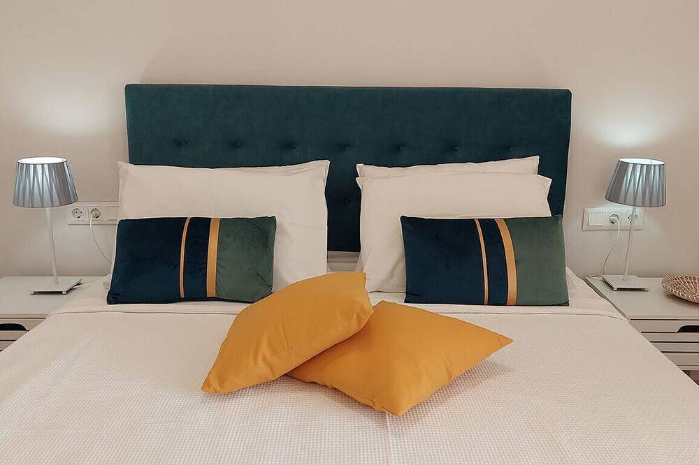 1 minute walk to the beach of Acharavi!  Homely cottage with private garden in Acharavi, Corfou