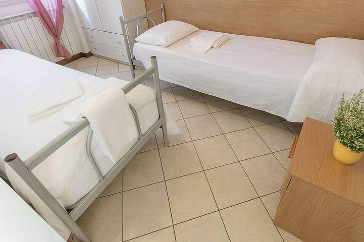 Bungalow für 4 Personen, mit Balkon und Pool sowie Garten, mit Haustier am Comer See - 3