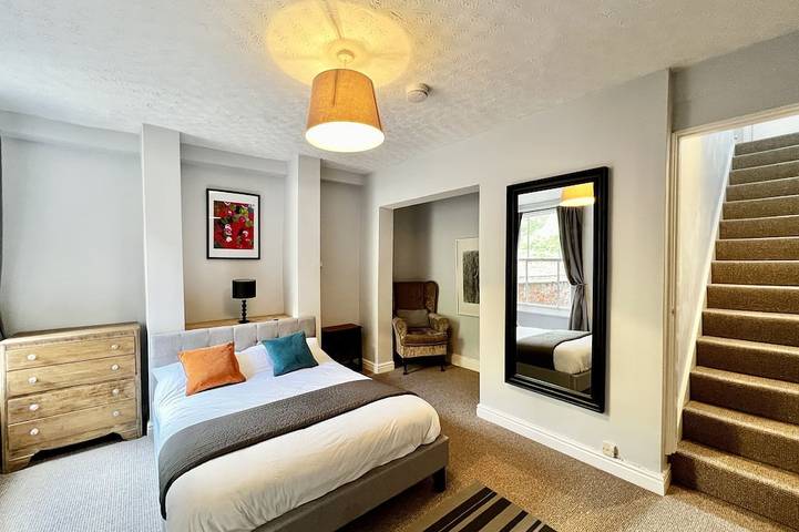 Cathedral Quarter - sleeps 8 in Lincoln, Lincolnshire