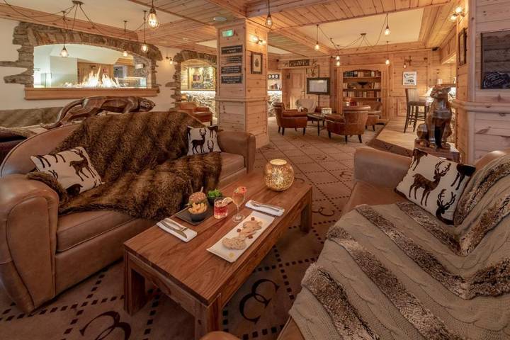 Hôtel pour 4 personnes, avec terrasse ainsi que piscine et sauna dans Patinoire De Meribel - 3