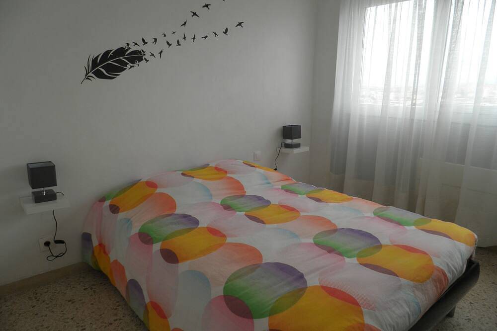 Appartement entier, F2 Front De Mer avec Wifi et Garage in Fréjus Plage, Fréjus