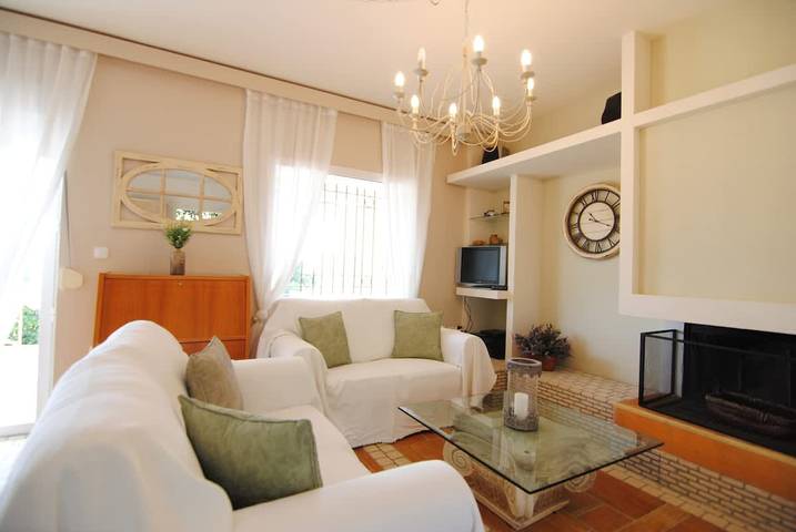 Location de vacances pour 8 personnes, avec piscine et jardin, animaux acceptés à Porto Heli - 3