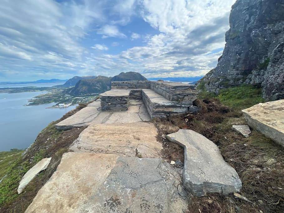 Four-Bedroom House in Midsund, Nördliches Fjordnorwegen