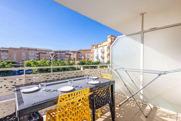 Gîte pour 4 personnes, avec Jardin dans Plage de la Farinette - 3
