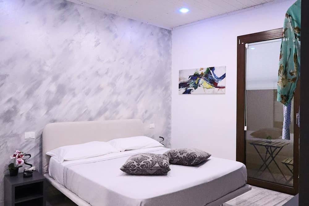 Appartamento intero, Levanzo Camera Standard con piccolo patio privato in Favignana città, Favignana