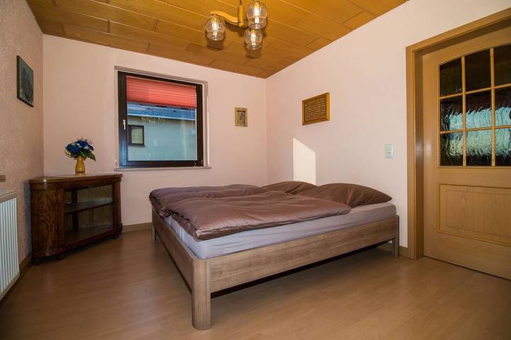 Ferienwohnung für 6 Personen, mit Balkon und Terrasse sowie Garten und Kinderpool in Lauter-Bernsbach - 2