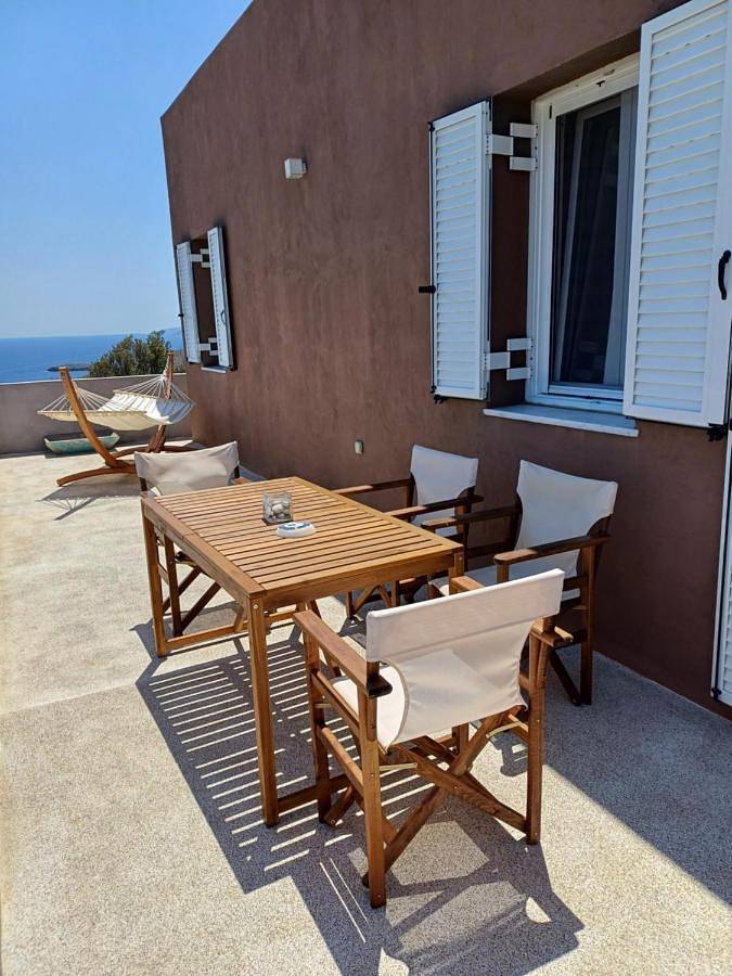 Location de vacances pour 3 personnes, avec terrasse ainsi que vue et jardin, animaux acceptés dans Cythère - 4