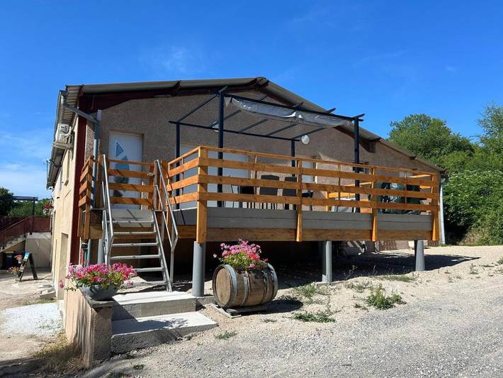 Location de vacances pour 8 personnes, avec balcon ainsi que jardin et vue à Chavot-Courcourt