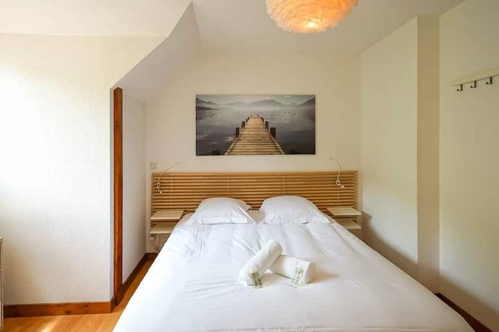 Gîte pour 6 personnes, avec piscine ainsi que balcon et sauna à Giez - 4