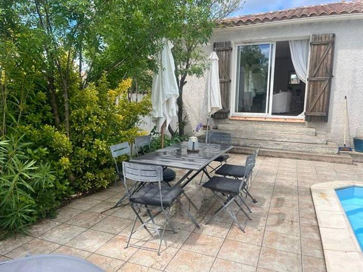 Location de vacances pour 6 personnes, avec jardin ainsi que terrasse et piscine à Puimisson - 4