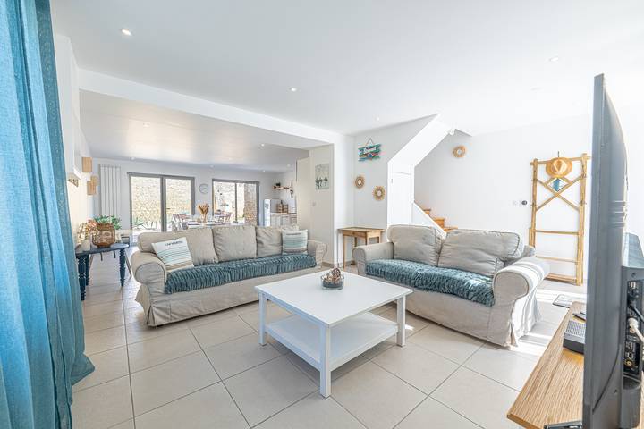Location de vacances pour 8 personnes, avec Terrasse et Jardin à Graye-sur-Mer