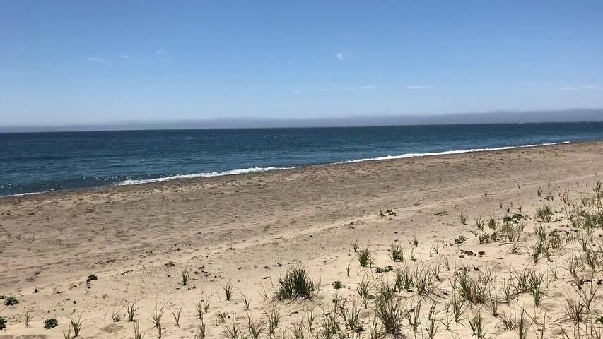 Vacation rental for 16 people, with hot tub and yard in Nantucket Island