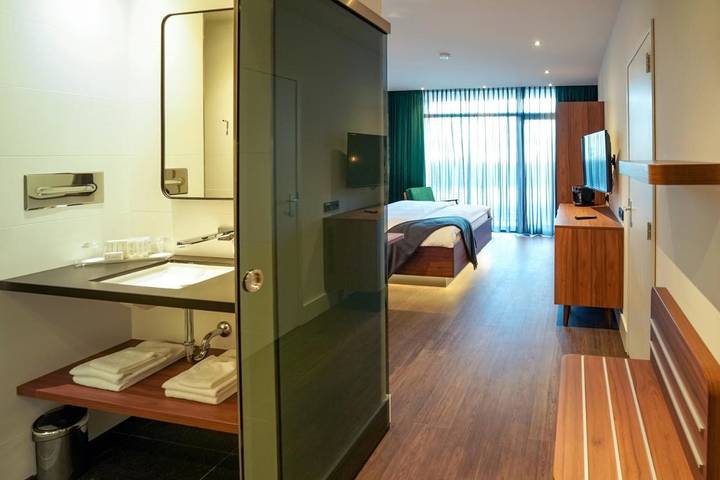 Hotel für 2 Personen, mit Balkon und Terrasse sowie Garten und Pool in Blankenfelde-Mahlow - 2