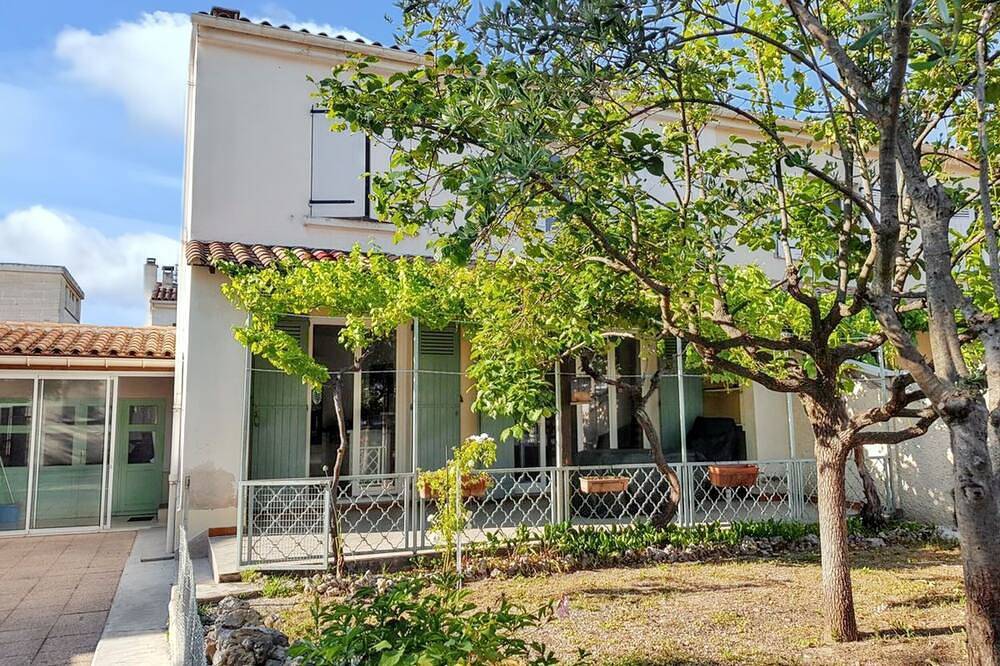 Homerez - House in Monteux with garden in Monteux, Vaucluse