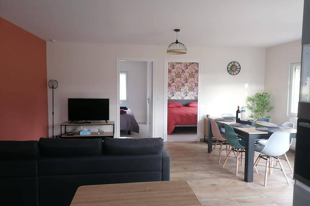 Maison De Vacances indépendante classée 3 étoiles  A Moins De 10 Min Du Lac …. in Saint-Paul-des-Landes, Région d'Aurillac